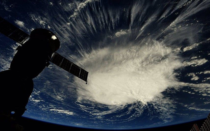 Yörüngedeki NASA astronotu paylaştı: Saatte 169 kilometre hızla ilerliyor!