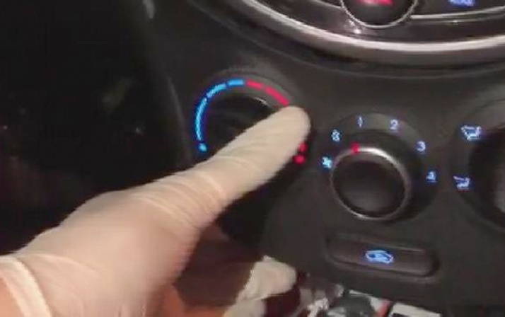 Taksideki düzenek polisi şaşkına çevirdi kumandaya basılınca