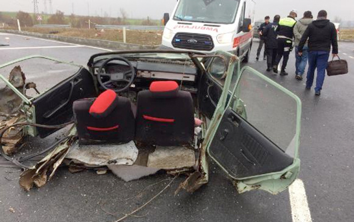 Tekirdağ'da korkunç kaza otomobil ikiye bölündü