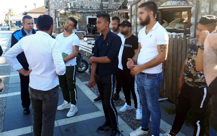 Muğla'da asker bahanesiyle para toplayan 7 arkadaşa dilencilikten ceza
