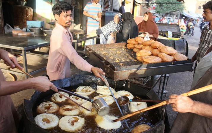 Ramazan orucuna başlamayan tek İslam ülkesi Pakistan oldu!