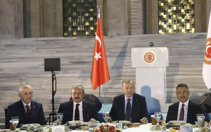 TBMM Başkanı Şentop, milletvekillerine iftar verdi