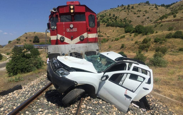 Elazığ'da tren kazası 1 ölü 2 yaralı