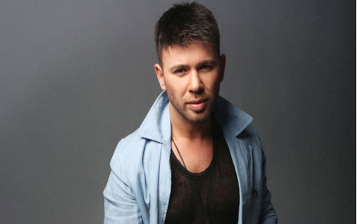 Berksan konserden dönerken kaza geçirdi! Aracı hurdaya döndü