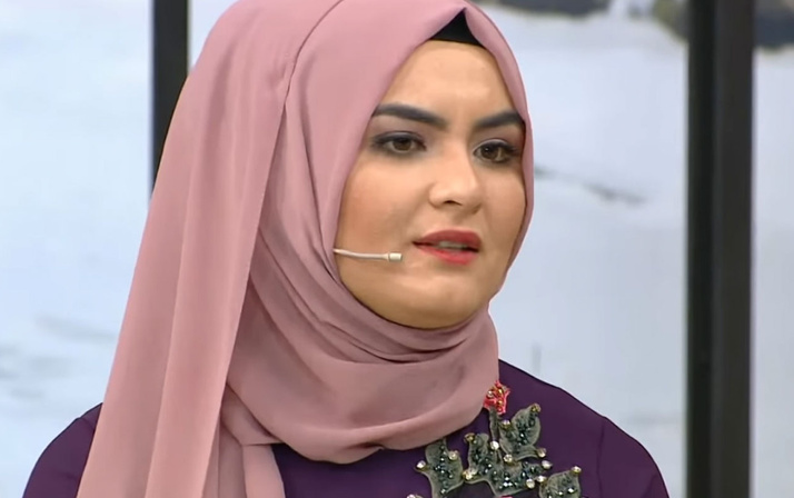 Başını açan gelin adayı Hanife Gürdal 'sütyenle gezeceğim' deyince ortalık karıştı