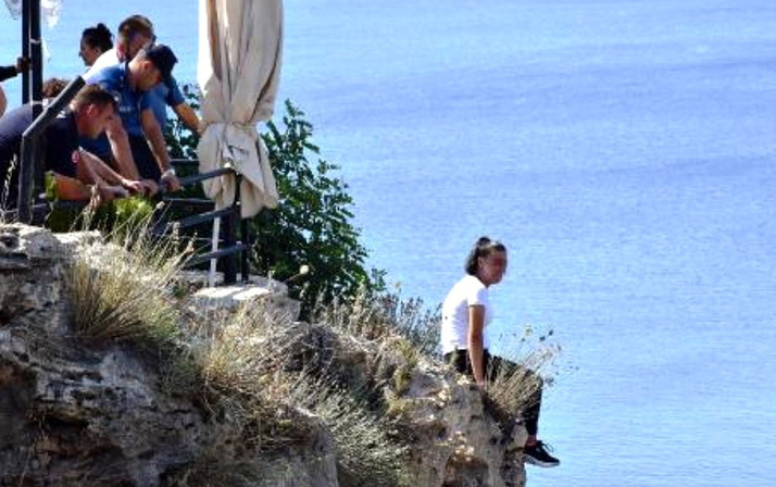 Antalya'da intihara kalkışan genç kadının çocuklarıyla ilgili söyledikleri yürek yaktı