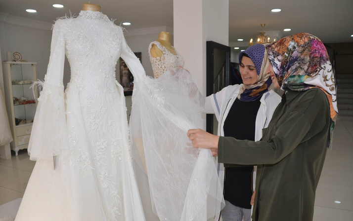 Gelin olacaklar dikkat! Gelinlik fiyatları dudak uçuklatıyor
