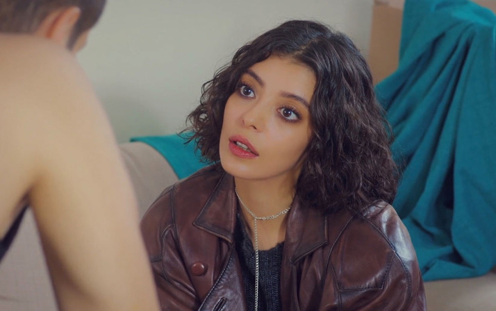 Selin Şekerci bikinili görüntülendi! Aldığı kilolarla takipçilerine pes dedirtti