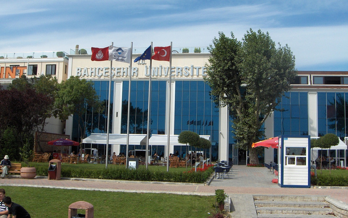 Özel üniversite fiyatlarına bakın doktor mühendis avukat ne kadar ödeyecek
