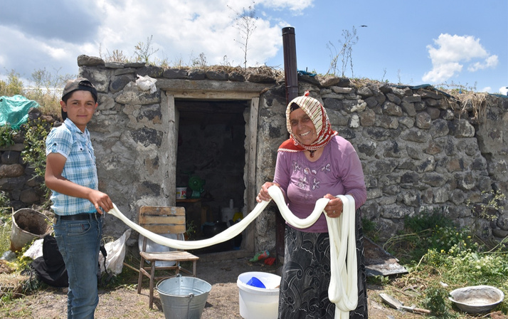 Çeçil peyniri nasıl yapılır Kars yaylalarındaki görüntülere bakın