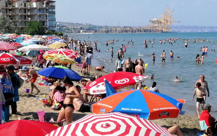 Tekirdağ'da plajlar doldu taştı