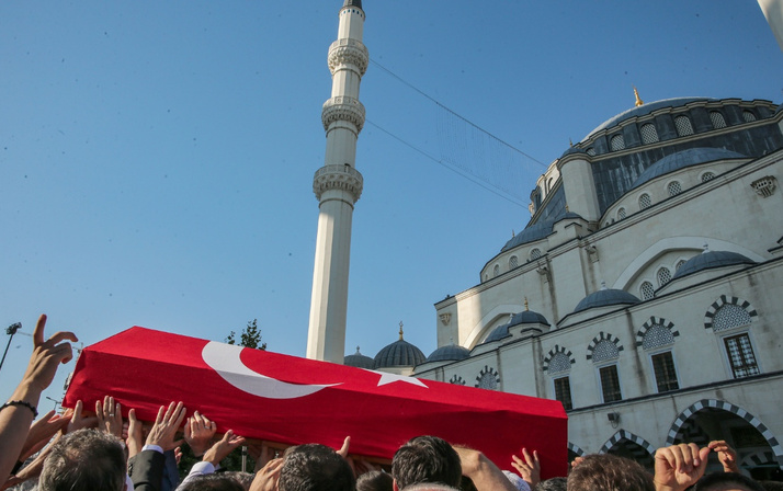 Eski bakan Süleyman Arif Emre son yolculuğuna uğurlandı