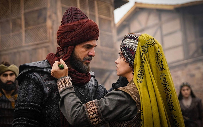 Diriliş bitince Fox TV'ye geçiş yapmıştı Engin Altan Düzyatan'ın partneri olay