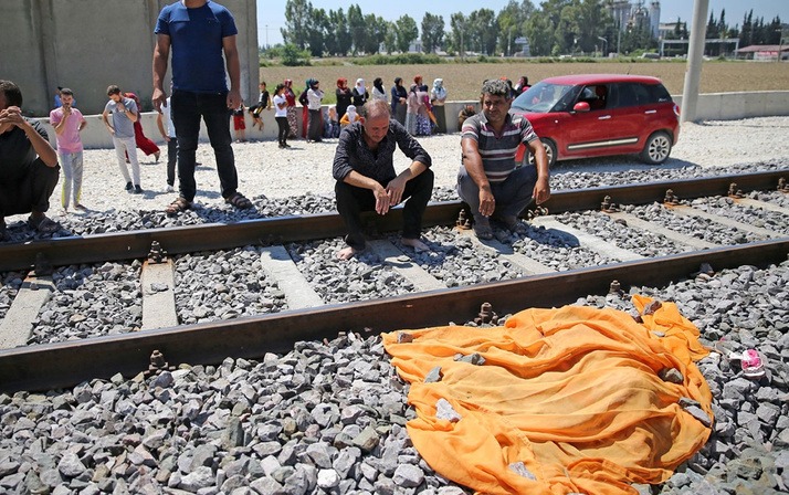Adana'da 4 yaşındaki çocuk trenin altında can verdi korkunç kaza