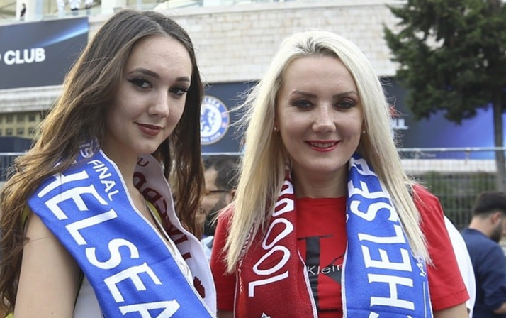 Chelsea ve Liverpool maçı öncesi İstanbul'da renkli görüntüler