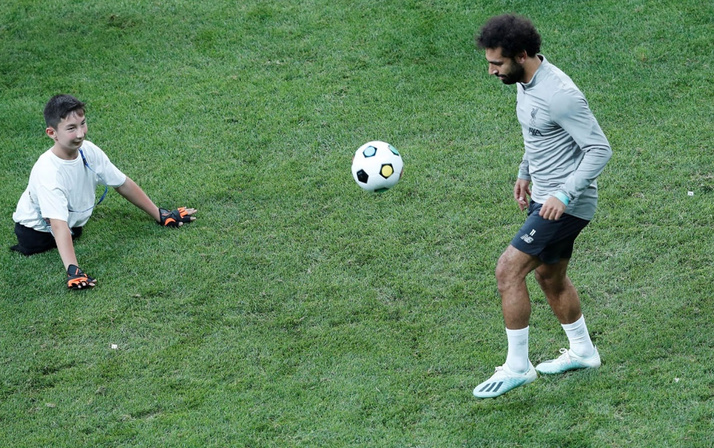 Ampute çocuklar idmana katıldı Liverpool gönülleri fethetti