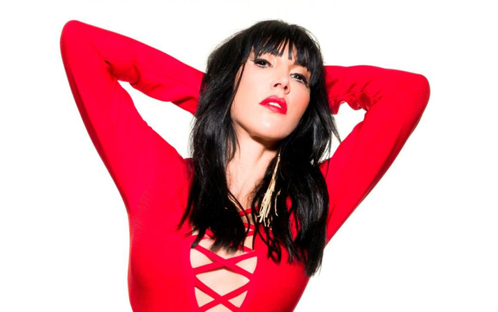 Mayolu bikinili kostüm tartışmasına Hande Yener de katıldı!