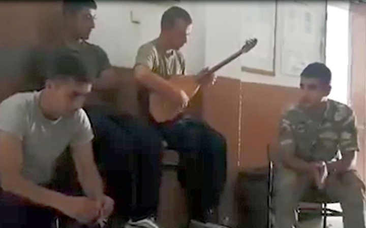 Selde şehit olan askerin söylediği türkü yürek dağladı!