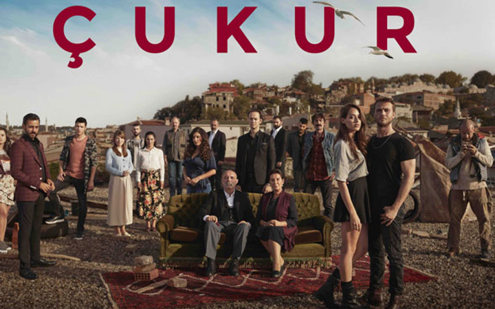 Çukur'da aşk fırtınası esiyor Moda sokaklarında el ele görüldüler