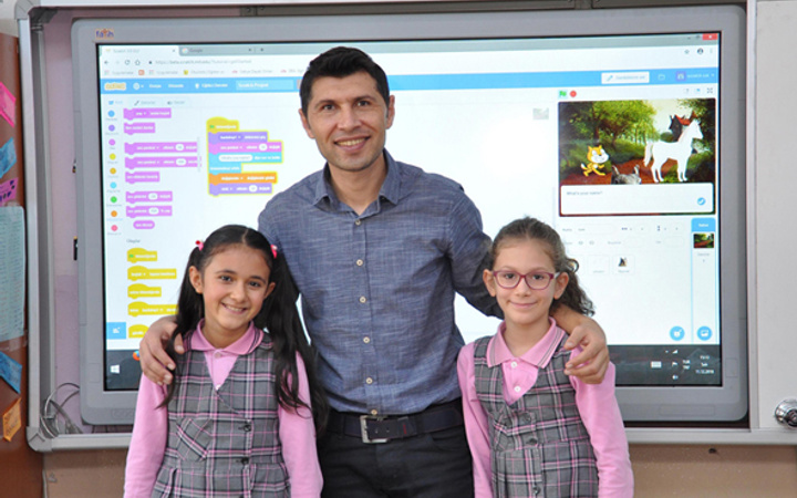 İzmir'deki okul müdürü dünyanın en iyi 50 öğretmeni arasında
