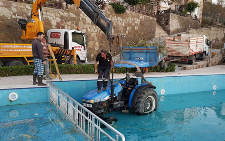 Lüks sitede traktör şoku görenler gözlerine inanamadı
