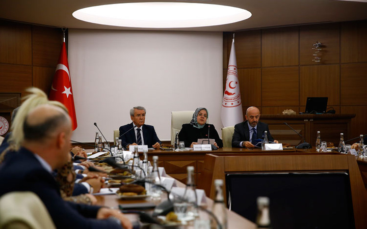 Asgari ücret net 2500 liranın üstünde komisyona gelen 2019 asgari ücret teklifi