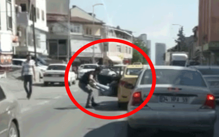 Genç kadını arabadan aşağı atan taksicinin ifadesi pes dedirtti!