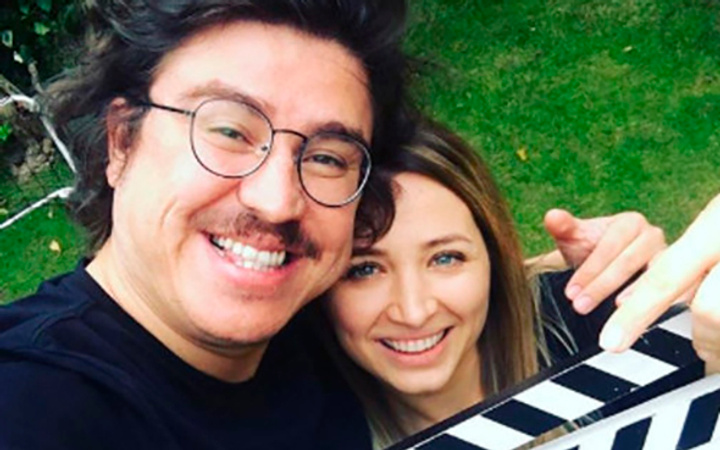 İbrahim Büyükak çocukluk aşkıyla evleniyor