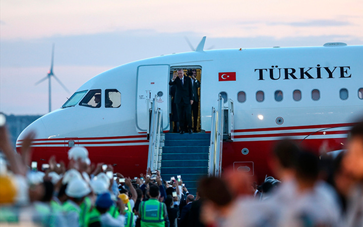Üçüncü havalimanında ilk inişi Erdoğan yaptı