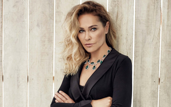 Hülya Avşar'dan milli ve yerli duruş!