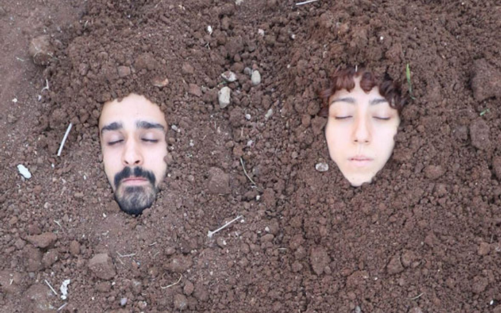 Diri diri toprağa gömüldüler! Gözyaşlarını tutamadılar...