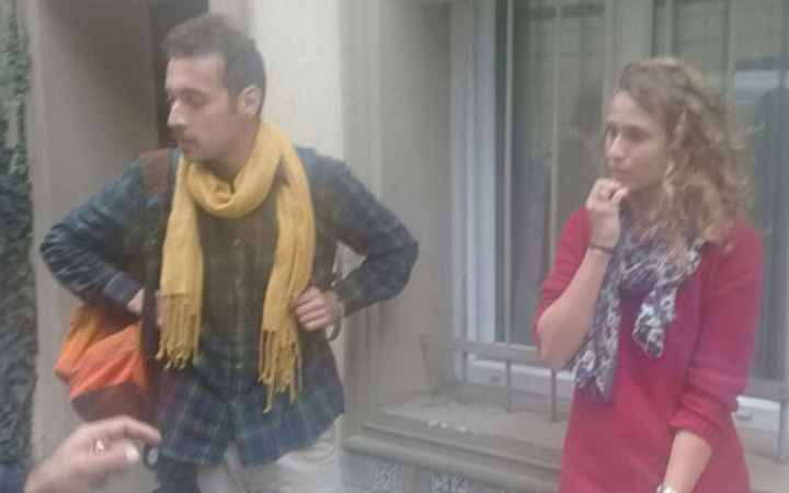 Beyoğlu'nda turistlere şok! Yatak odalarına kadar girip...