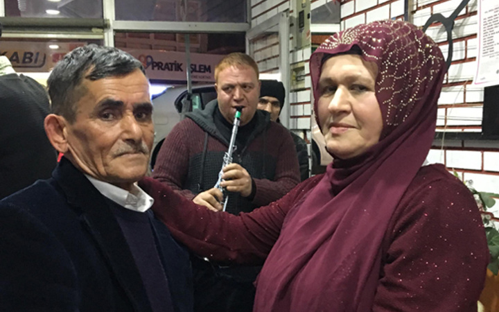 25 yıllık evlilikten sonra boşanan çift, 15 yıl sonra tekrar evlendi