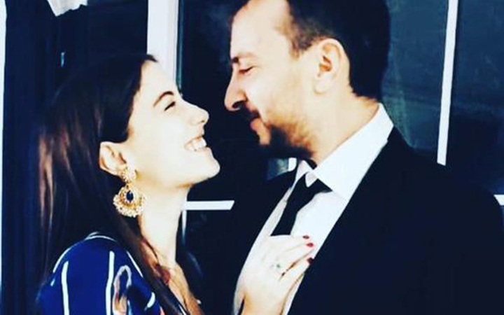 Hazal Kaya ve Ali Atay'ın düğün davetiyesindeki detay tepki çekti