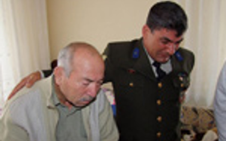 Hakkari'de şehit evlerine ateş düştü