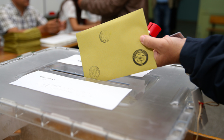 Konsensus son seçim anketini yayınladı sonuçlar çok şaşırttı