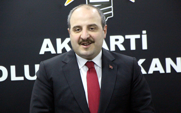 Bakan Varank: Antarktika'da bayrağımızı dalgalandırmak gurur verici