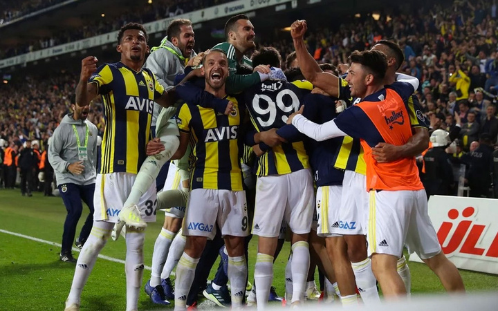 Fenerbahçe'ye dünya devinden reddedilmeyecek bomba teklif