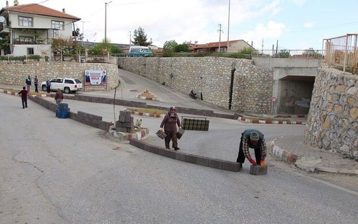 "Babamın tapulu malı" deyip köprülü alt geçidi trafiğe kapattı