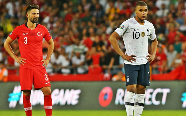 Hasan Ali Kaldırım Mbappe'yi sahadan sildi caps'ler patladı