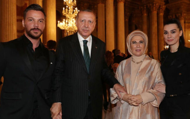 Erdoğan yemekten sonra göndermemiş! Sinan Akçıl eşiyle yaşadıklarını anlattı