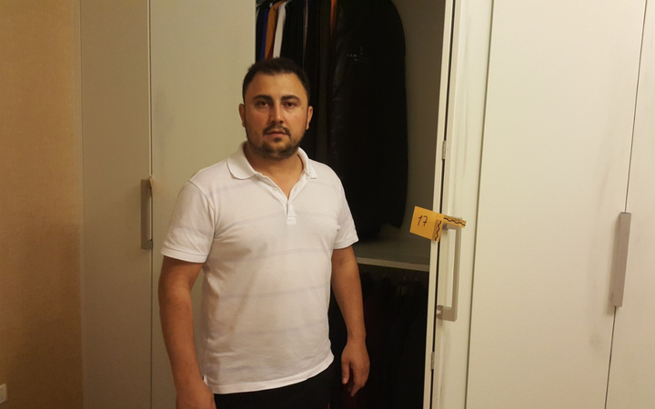 Bal satışıyla tanınan Ekrem İncel yatak odasını görünce şok oldu!
