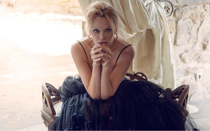 Pamela Anderson Adil Rami'den şiddet gördüğünü iddia ederek video yayınladı!