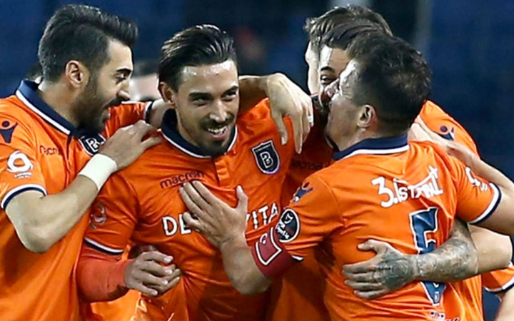 Fenerbahçe'den Başakşehir operasyonu! İki yıldız 9 milyon euro'ya bitiyor