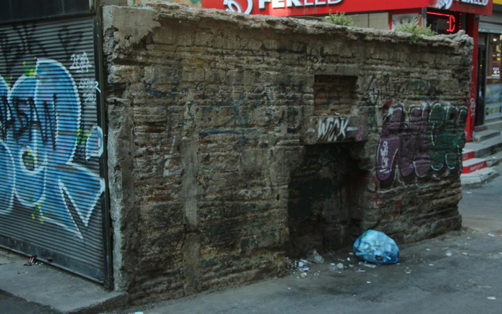 İstanbul'da Mimar Sinan çeşmesini restorasyon yapacağız diye yıktılar