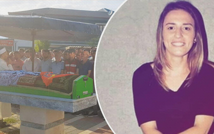 Üniversiteli Burcu gözyaşları arasında Bursa'da toprağa verildi