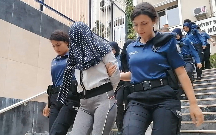 İstanbul'da fuhuş operasyonunda Mobil Türkan yakayı ele verdi
