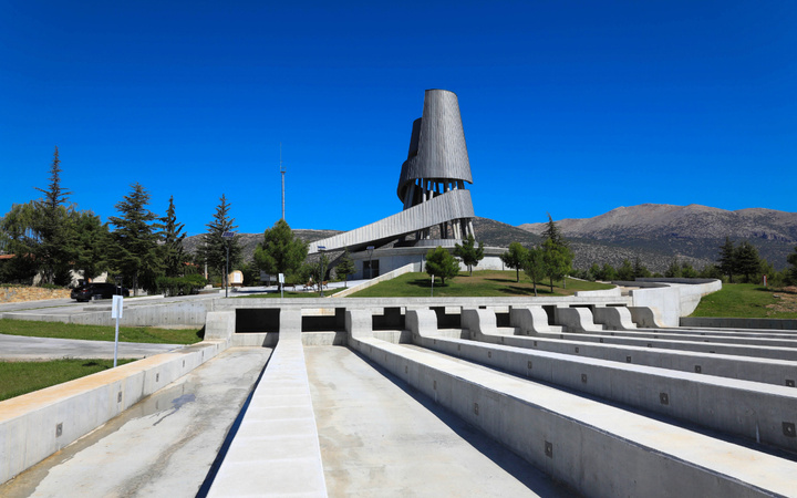 Türk siyasetinin duayen ismi merhum Süleyman Demirel'in anıt mezarı açıldı