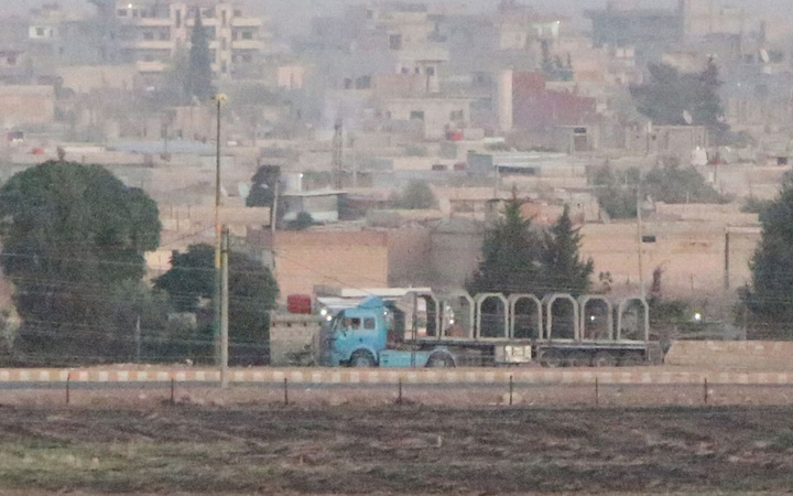 YPG'li teröristler hazırlanıyor! Beton bloklarla tünel inşası görüntülendi