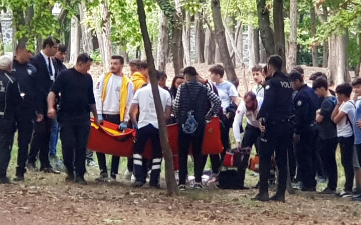 İstanbul Bakırköy'de öğrenciler arasında bıçaklı kavga 2 yaralı